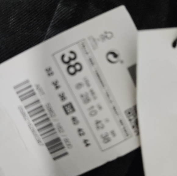 Nwt Zara Black Distressed Jean Shorts - Picture 5 of 5